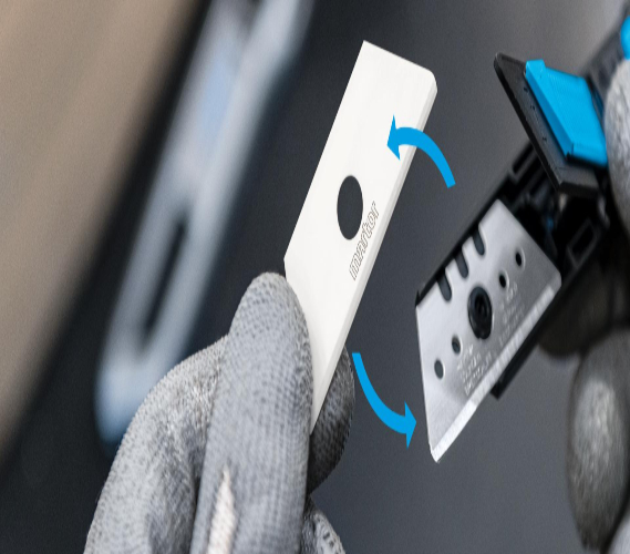 The Ultimate Battle: <br/> <span> Ceramic Blades vs. Steel Blades </span>
